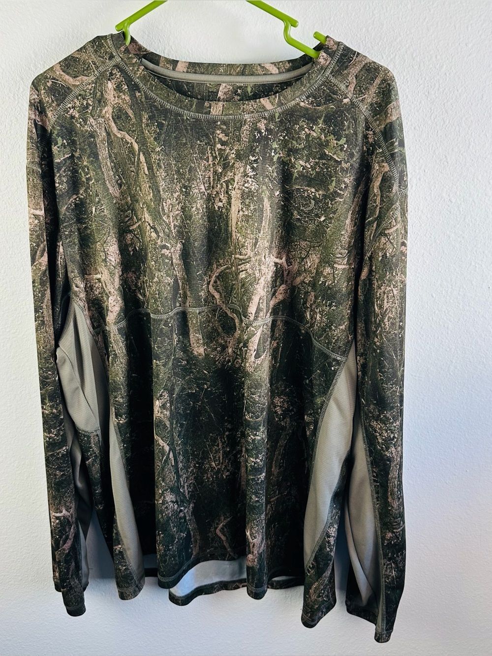 Reel Legend Long Sleeve Camo Athletic Shirt Men’s Size XXL